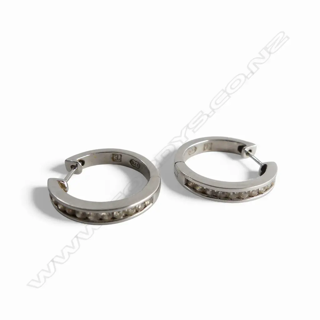 PR 9CT WG DIAMOND HOOP EARRINGS 19mm dia 5gms Image 1++