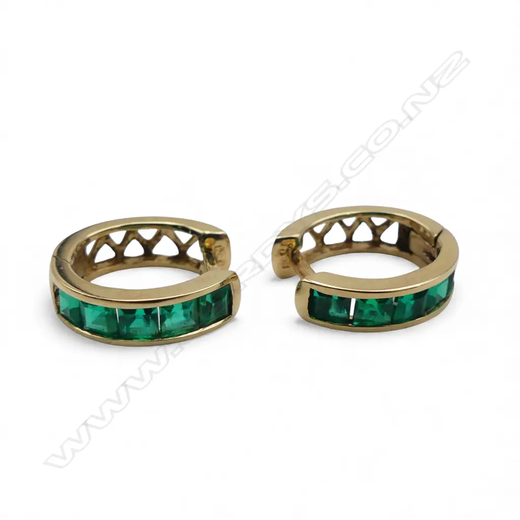 PR 9CT created EMERALDS HOOP EARRINGS, 2.9gms Image 1++