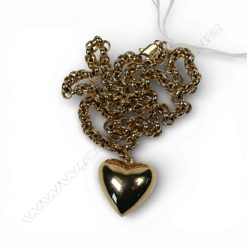 GOLD PLATED CHAIN AND HEART PENDANT Image 1++