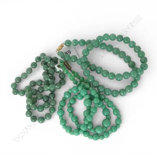 3 vintage GREEN BEAD NECKLACES from 400 to 500mm 1 glass & 2 chrysoprase ?