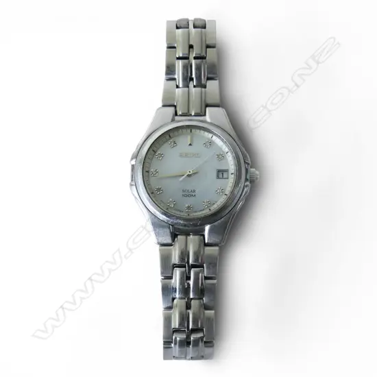 SEIKO WOMEN'S SOLAR-POWERED WATCH diamond dial