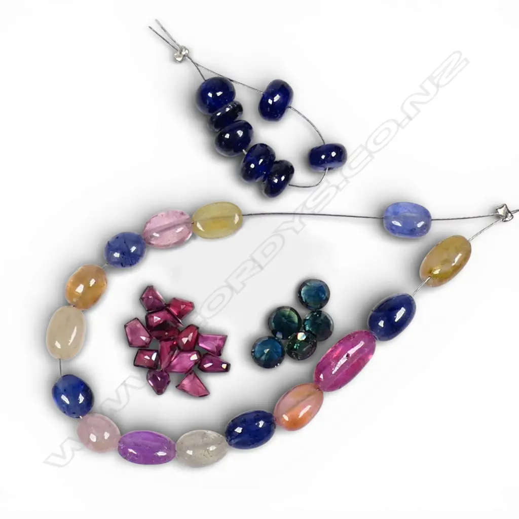 BLUE & PINK CUT SAPPHIRES & ASST. COLOURED SAPPHIRE BEADS Image 1++