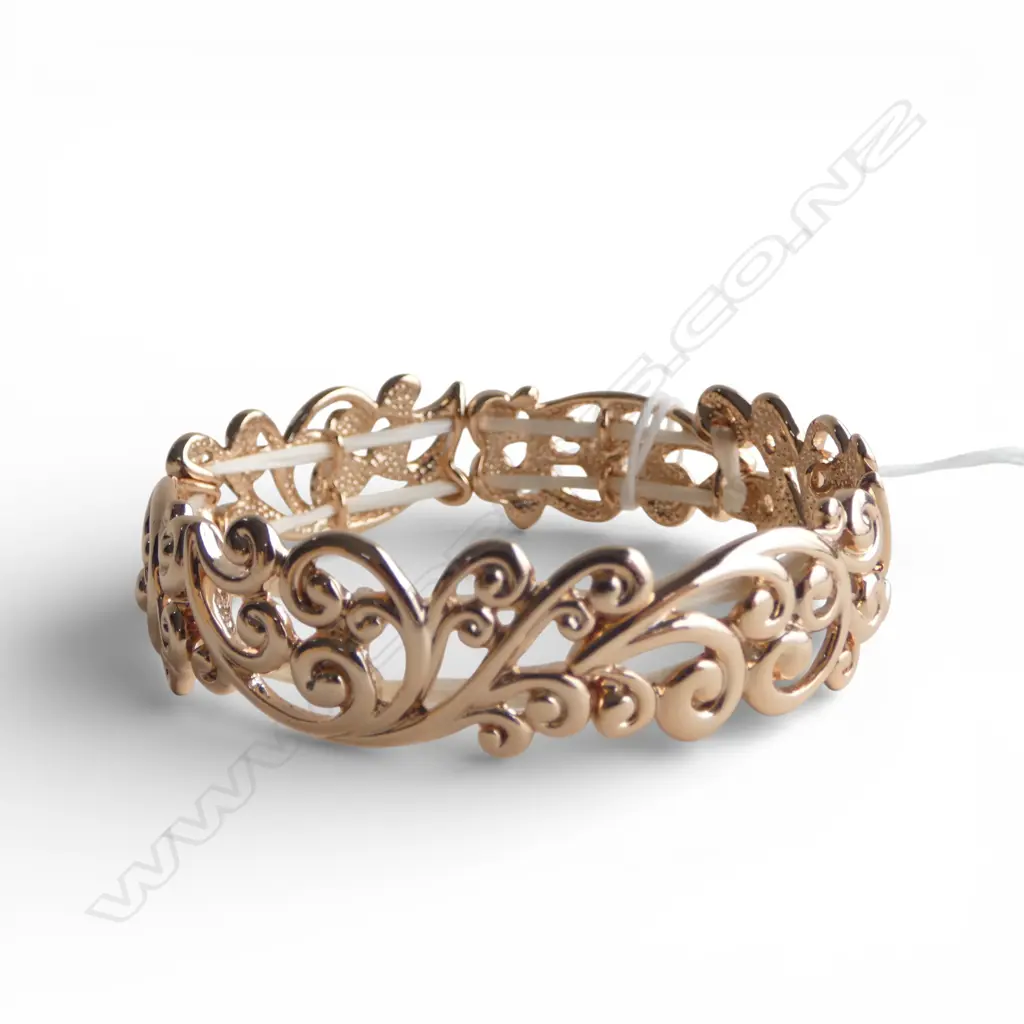 KIWICRAFT ROSE GOLD PLATED WITH EXPANDING STYLE STAP.  AS NEW Image 1++