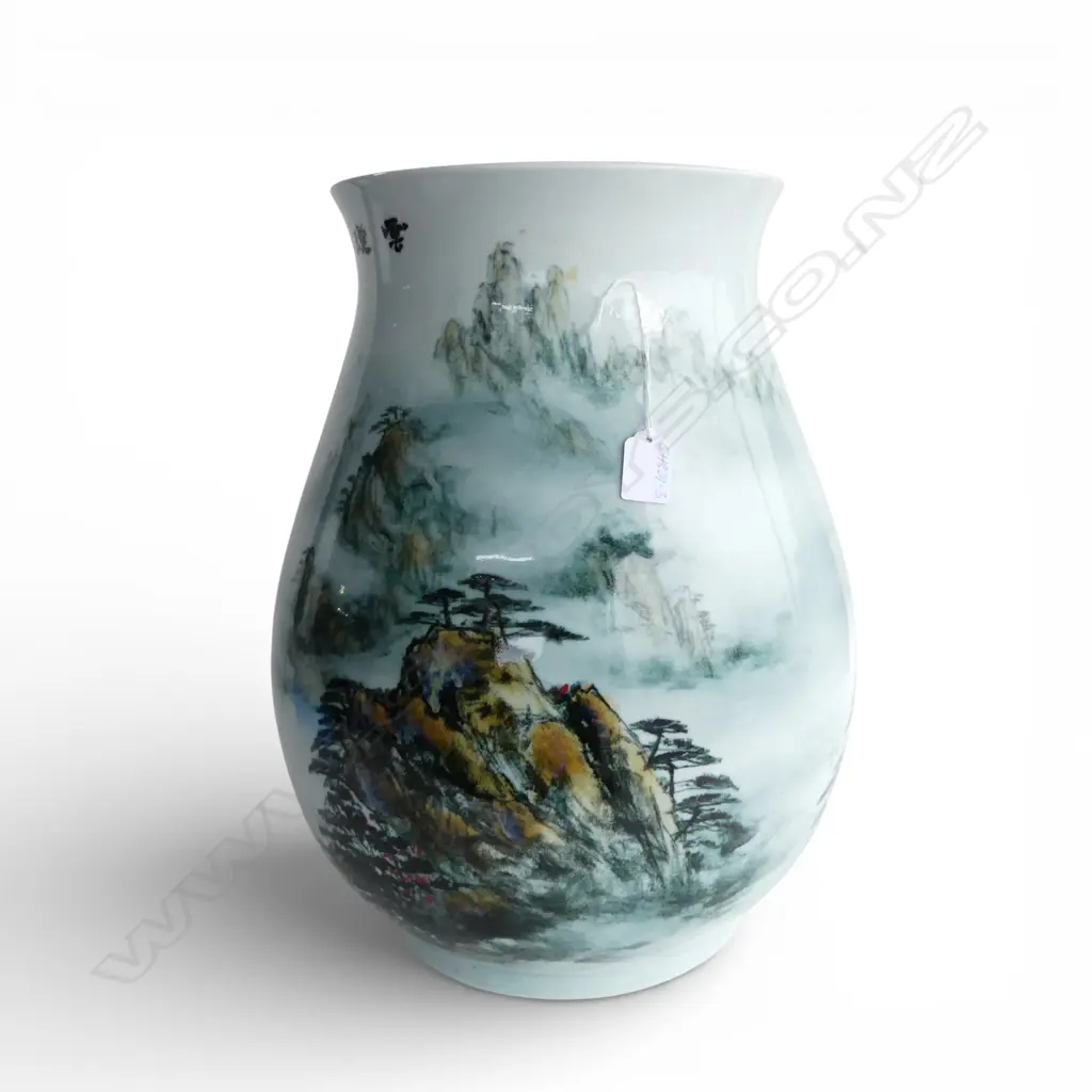 MODERN VERY LGE CHINESE PORCELAIN FINELY PAINTED OVOID JINGEZHEN CERAMICS' VASE EXTENSIVE MOUNTAINOUS LANDSCAPE H.455mm Image 1++