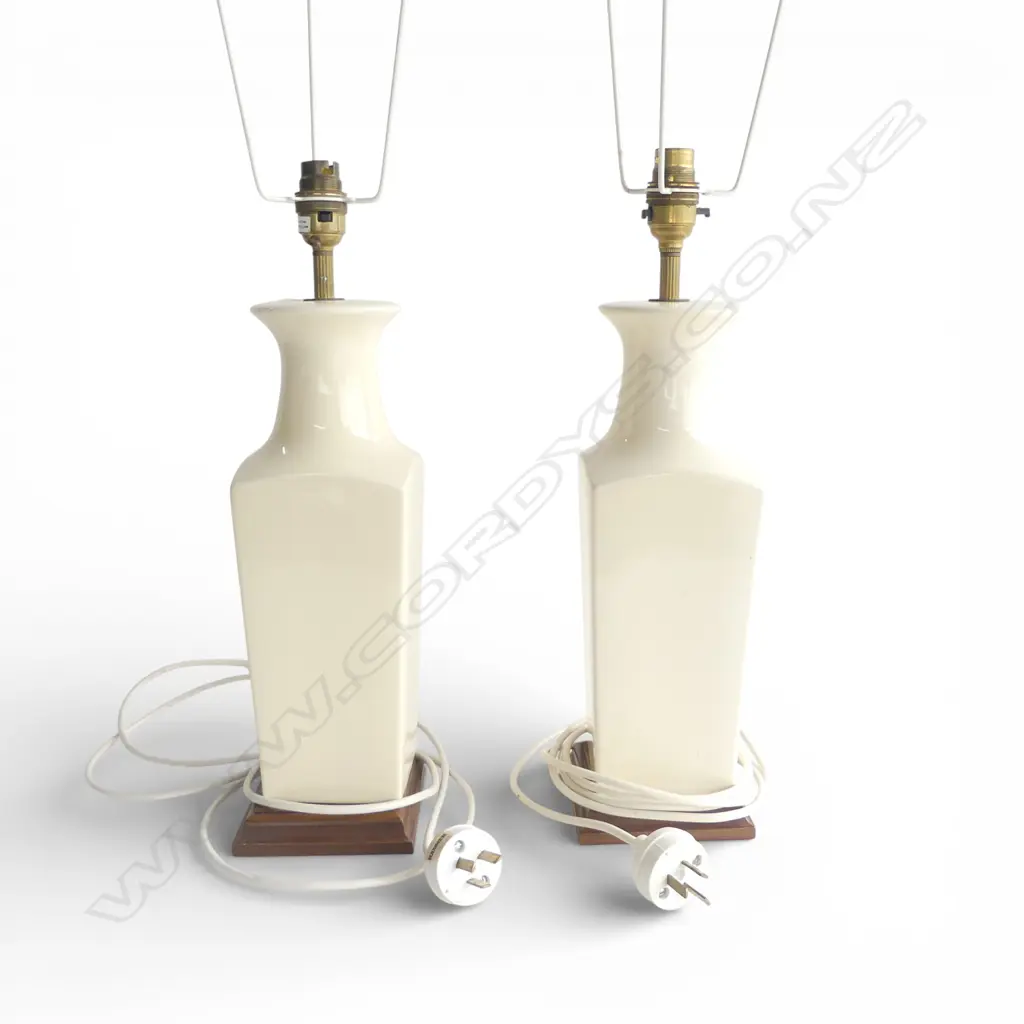 PR CREAM GLAZE TABLE LAMPS H.440mm Image 1++
