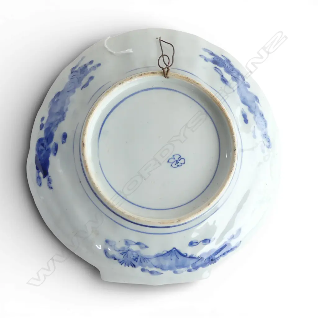 JAPANESE MEIJI PERIOD (1890) IMARI SCALLOP FORM DISH wall hanging. Dia.300mm Image 1++