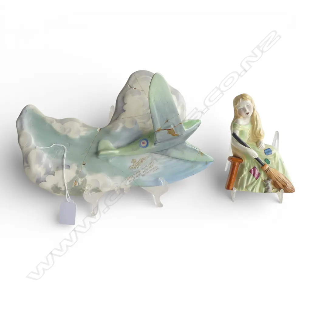 CINDERELLA CROWN DEVON WALL PLAQUE H150MM & AF C/DEVON BATTLE OF BRITON SPITFIRE COM WALL PLAQUE FAULTEDL290MM Image 1++