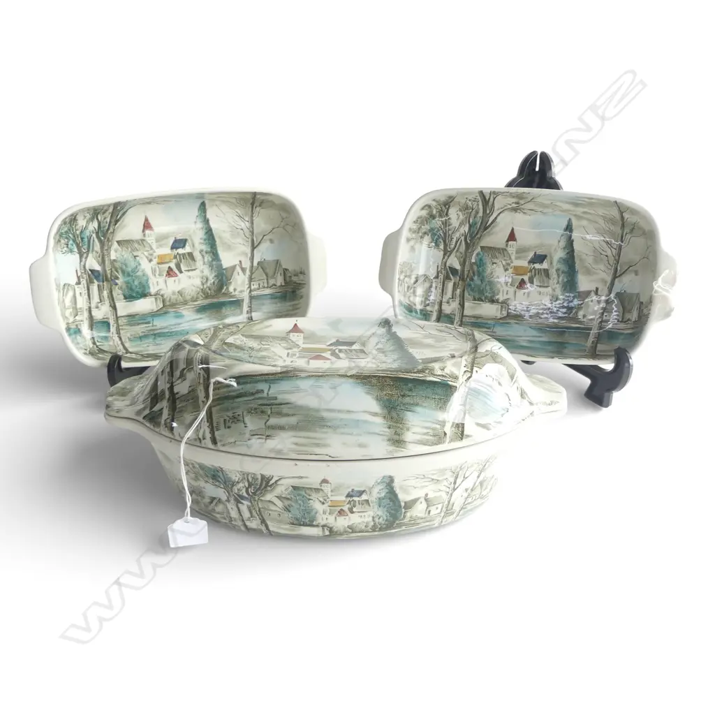 MID CENTURY LIDDED TURREEN L320 & 2 DISHES L290 DREAM TOWN PAT Image 1++