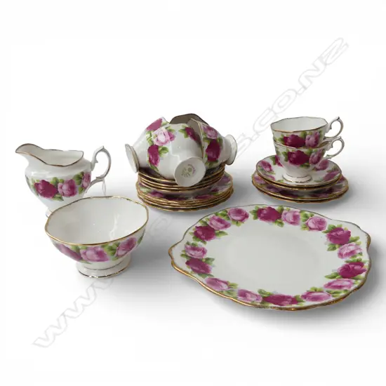 21 PCE OLD ENGLISH ROSES ROYAL ALBERT CHINA