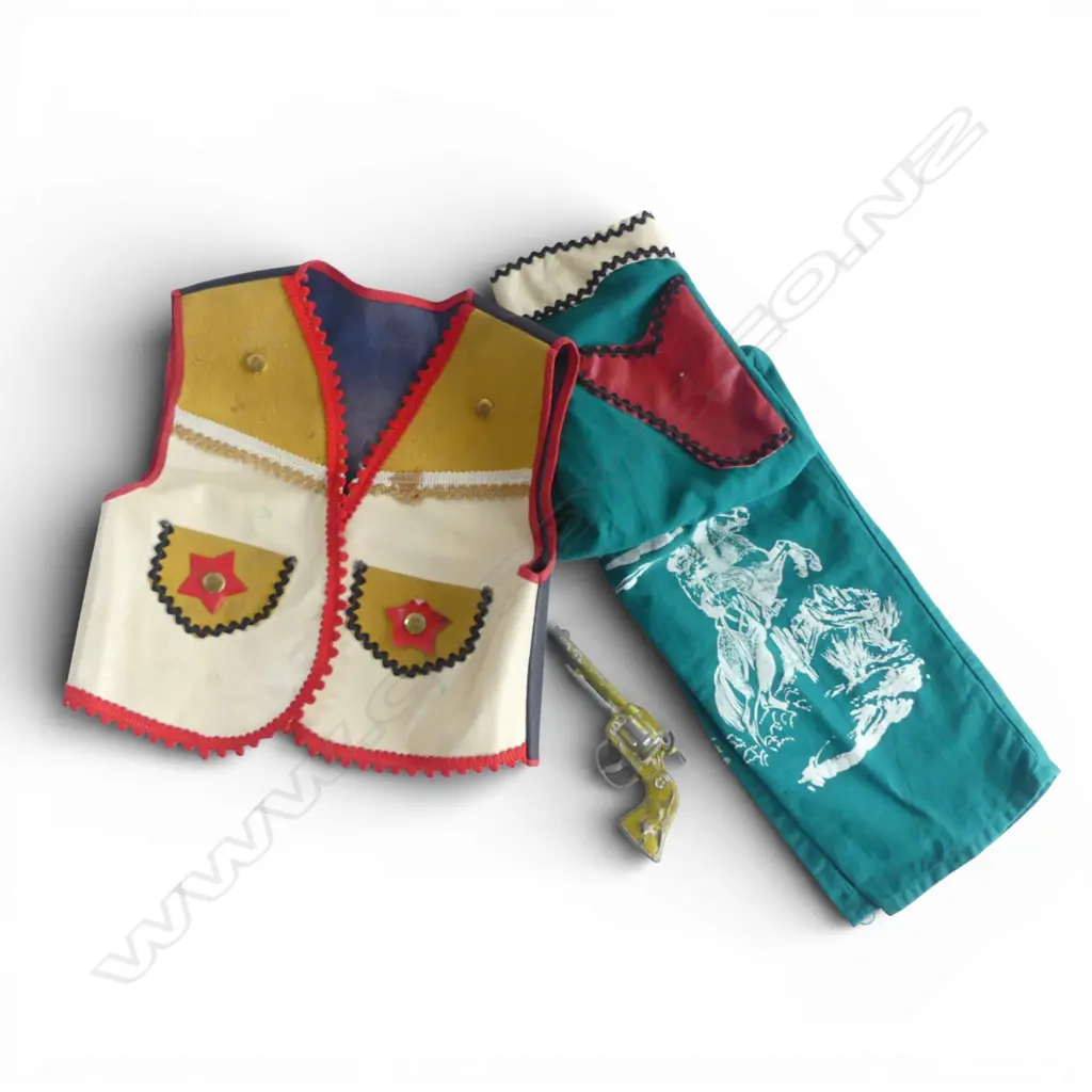 VINTAGE CHILDS COWBOY OUTFIT (vest + pants) with REVOLVER GUN Image 1++