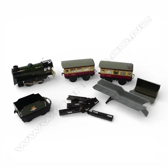 VIN TIN TOY CLOCKWORK ENGINE TENDER & CARRAGES ETC