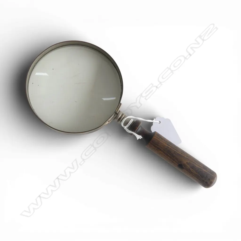 VICT LARGE WOODEN HANDLED MAGNIFYING GLASS L220MM Image 1++