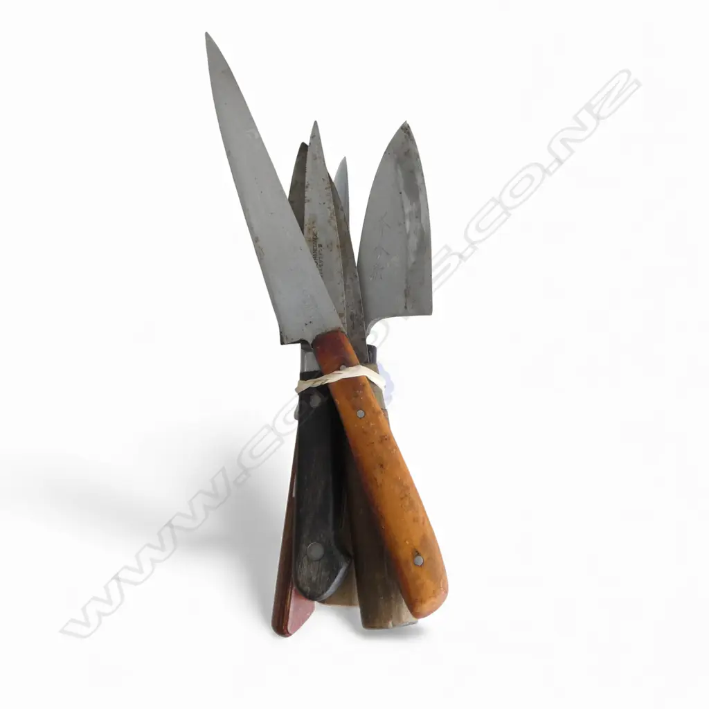 5 small JAPANESE CHEF'S KNIVES signed blades. Longest 300mm Image 1++