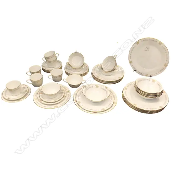 NORITAKE DINNER SERVICE, 'BLAKLEY' PAT, 8 PLACE SETTING