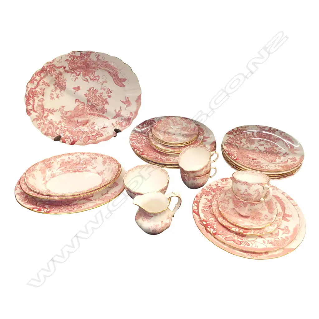 ROYAL CROWN DERBY 'AVES' PATTERN BONE CHINA, 28 PCS Image 1++