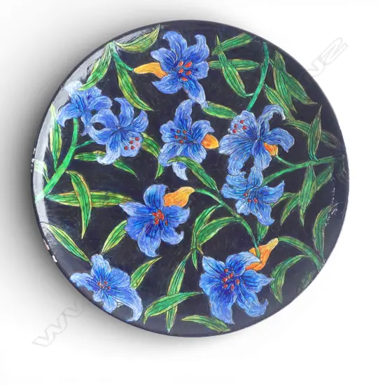 KEUM SUN LEE PAINTED FLORAL CHARGER, Dia.340mm sml frits to rim