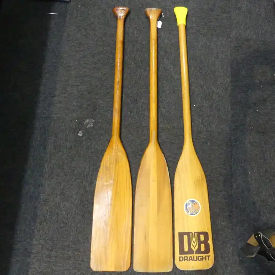 3 PADDLES two with carved maori motifs L.1190mm