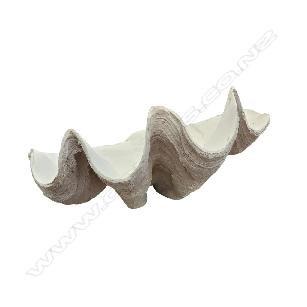 RESIN CLAM SHELL BOWL WITHRUSTIC NATURAL FINISH 400x270x170mm Image 1++