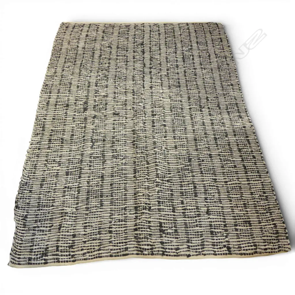 WOVEN LEATHER RUG 2440x1720mm Image 1++