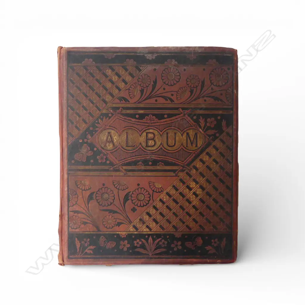 ANTIQUE SCRAP ALBUM  Image 1++