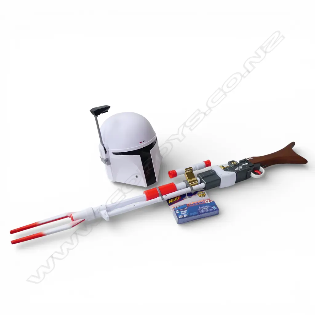  STAR WARS MANDOLORIAN HELMET + NERF MANDOLORIAN RIFLE Image 1++