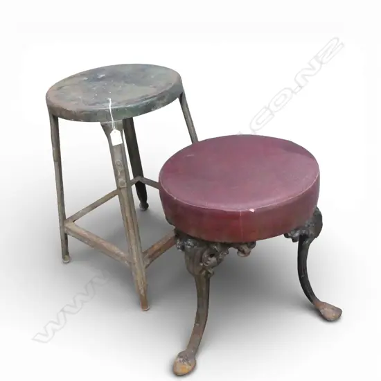 2 METAL STOOLS H.560mm