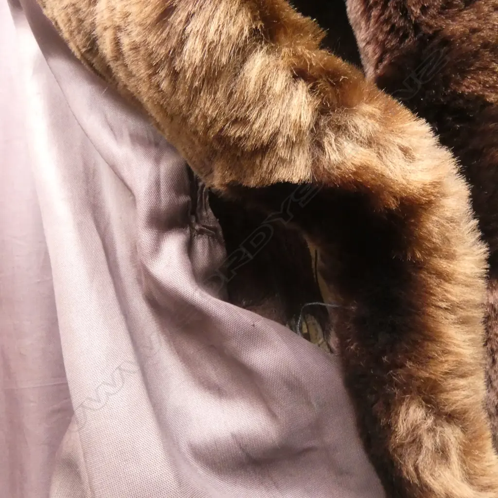 VINTAGE BEAVER FUR 3/4 LENGTH COAT Image 1++