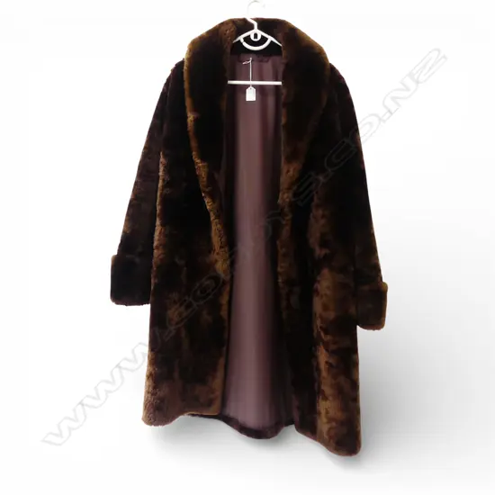 VINTAGE BEAVER FUR 3/4 LENGTH COAT