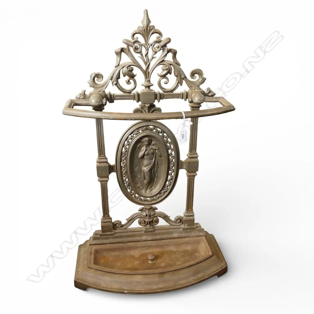 CAST IRON UMBRELLA STAND H.770mm Image 1++