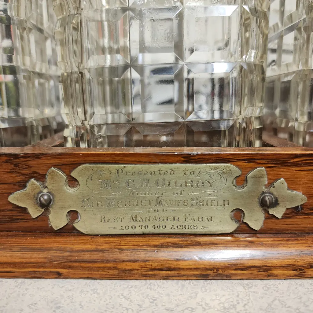 1897 TANTALUS WITH THREE CUT-GLASS DECANTERS Image 1++