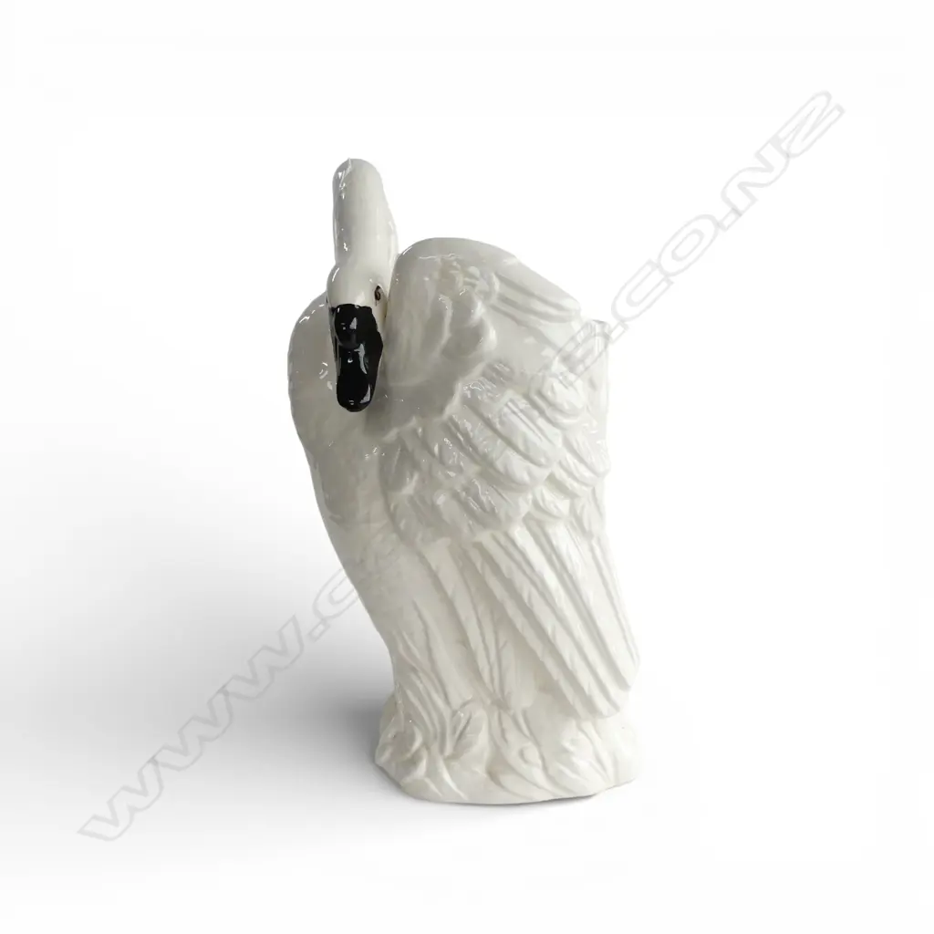 WHITE SWAN VASE H.490mm Image 1++