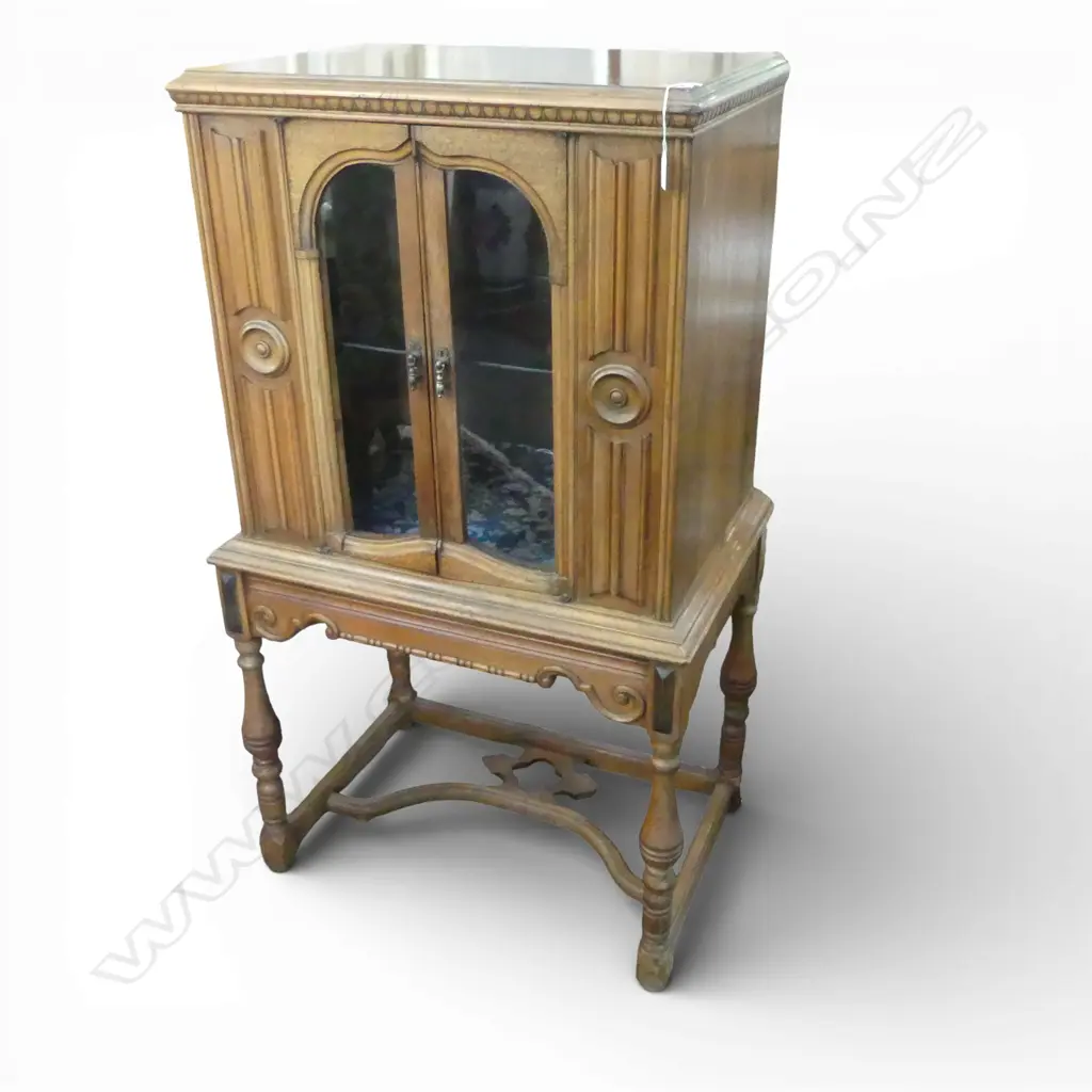 GLAZED DISPLAY CABINET 640x440x1210mm Image 1++