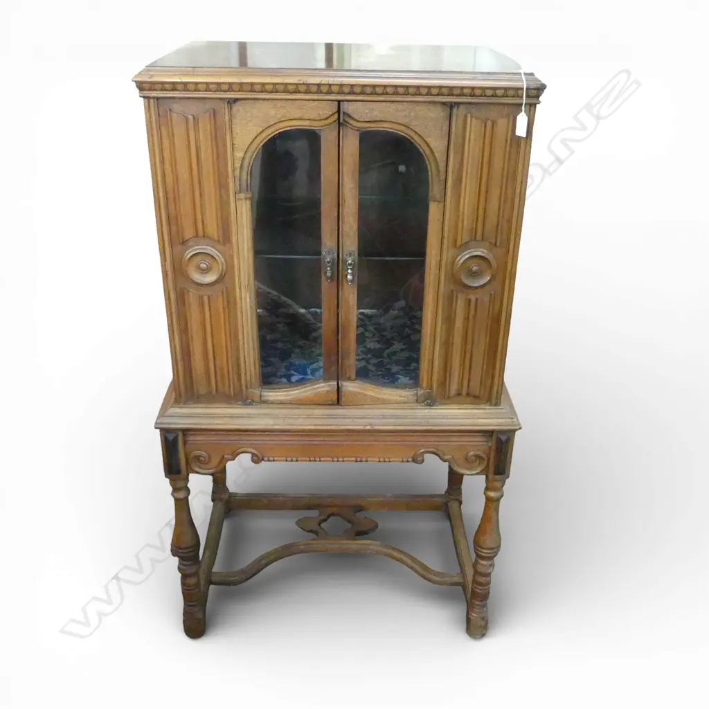 GLAZED DISPLAY CABINET 640x440x1210mm Image 1++