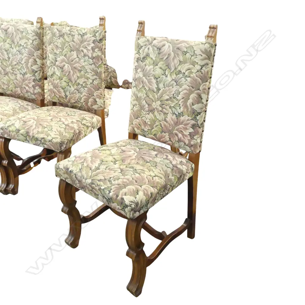 8 DINING CHAIRS Image 1++