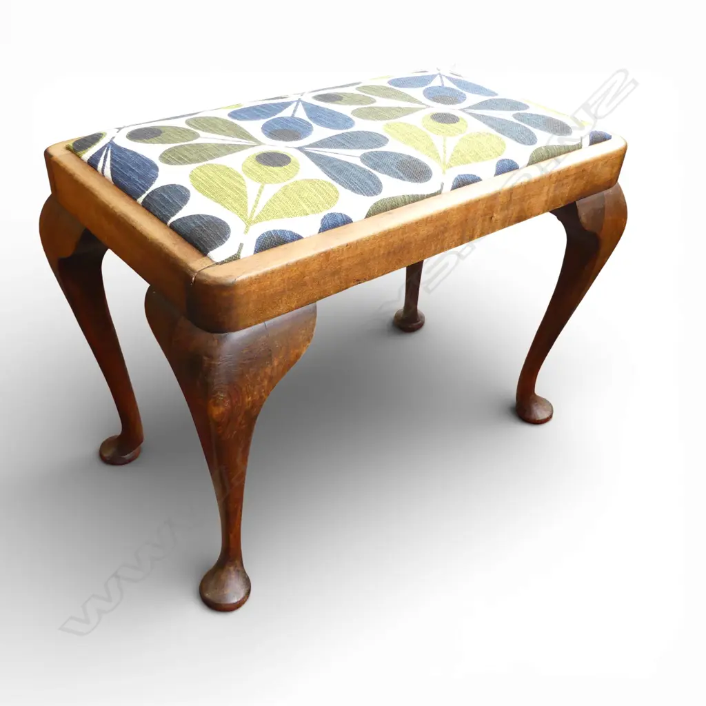 UPHOLSTERED STOOL W.590mm Image 1++