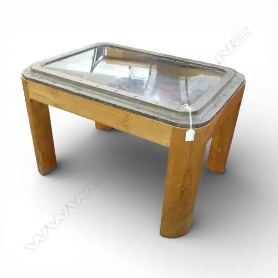 COFFEE TABLE w. BRONZE PORTHOLE TOP 730x530x465mm