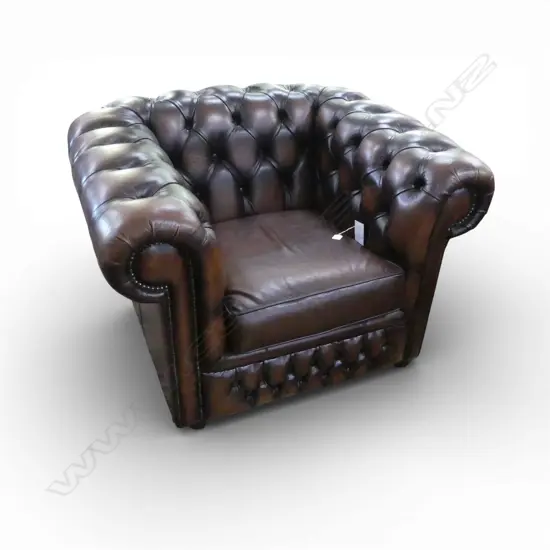 GASCOIGNE CHESTERFIELD TUB CHAIR 1030x890x720mm