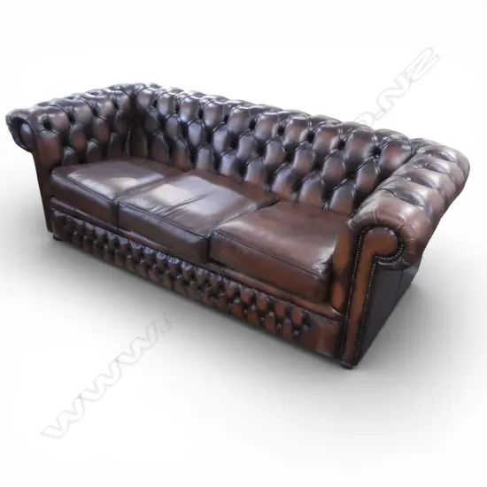 GASCOIGNE CHESTERFIELD THREE-SEATER SOFA 2030x890x700mm