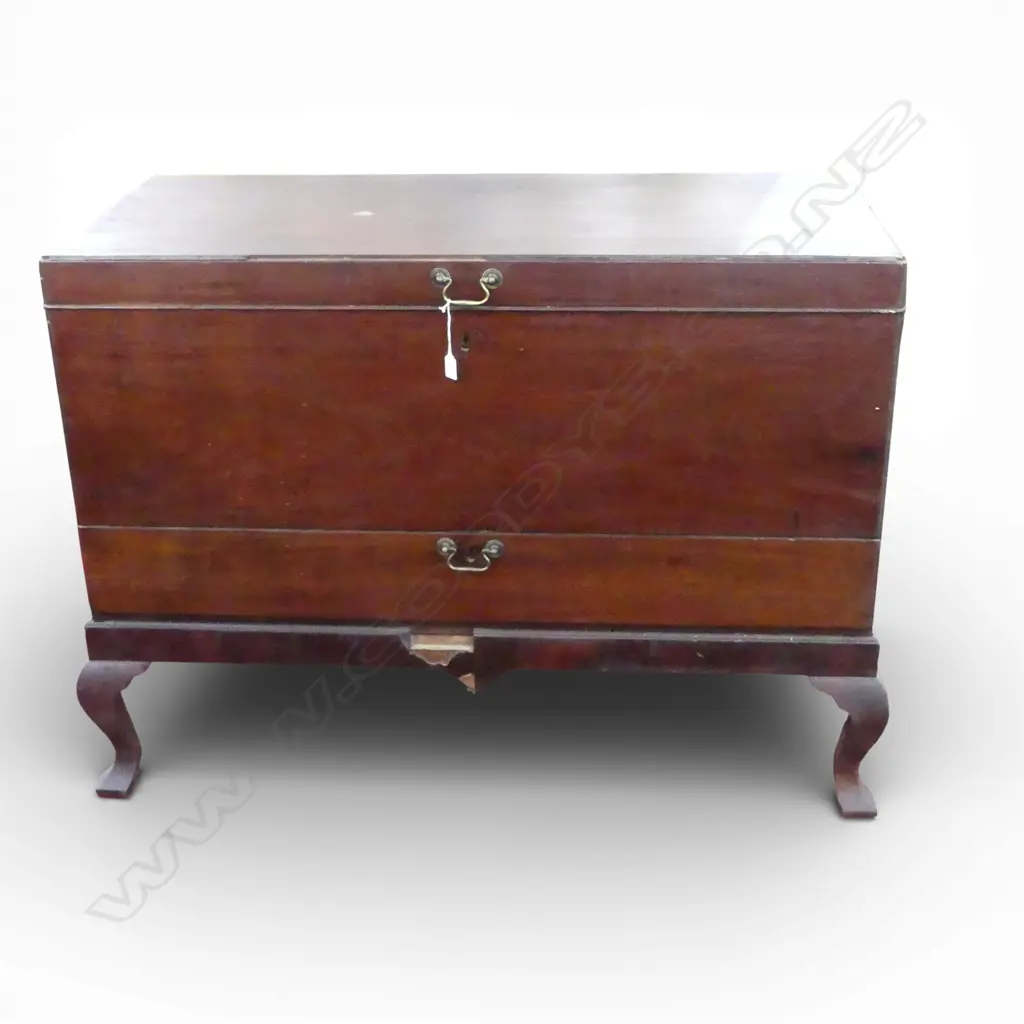 OLD MAHOGANY BLANKET BOX 1250x600x920mm SOME FAULTS Image 1++