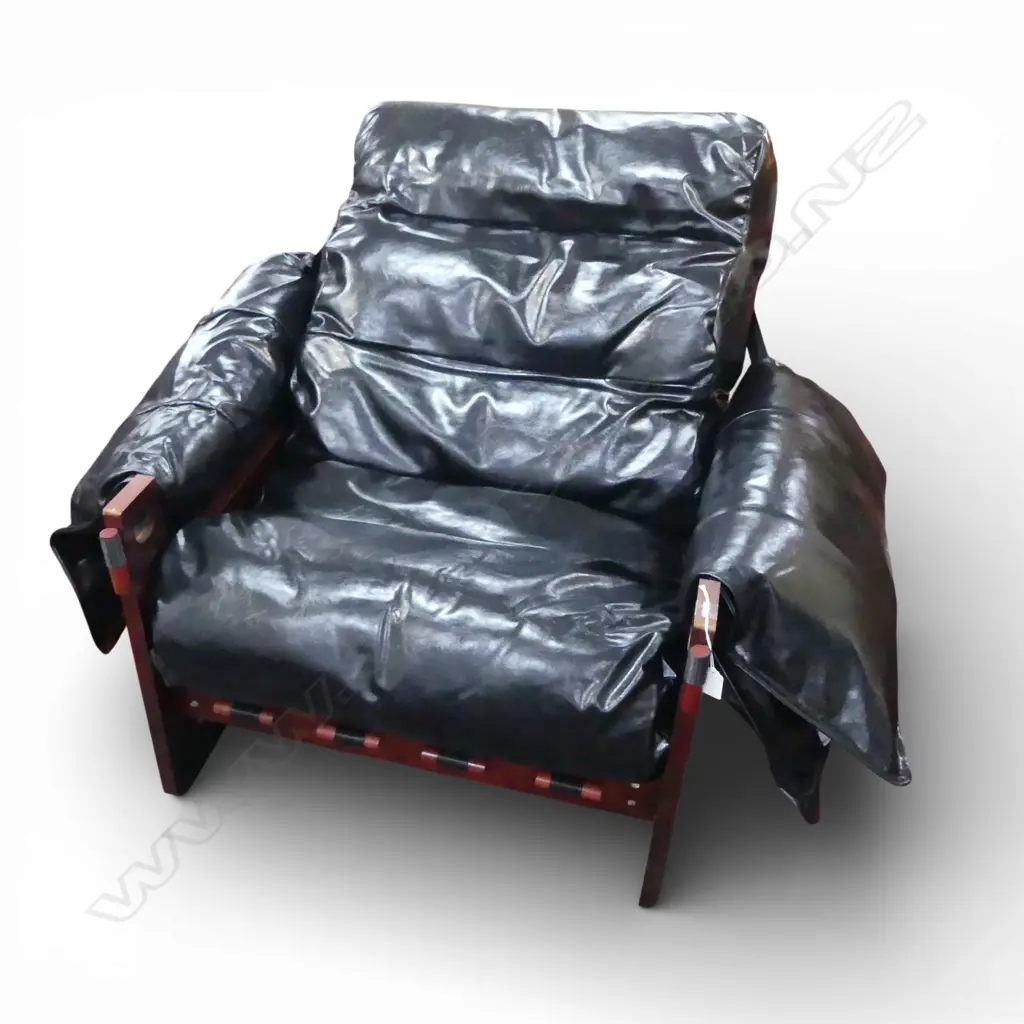 MODERN BLACK VINYL ARMCHAIR Image 1++