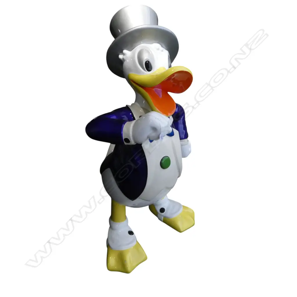 LARGE DONALD DUCK FIBREGLASS FIGURE IN BRIGHT COLOURED AUTOMOTIVE PAINT & LACQUER H.1500mm Image 1++