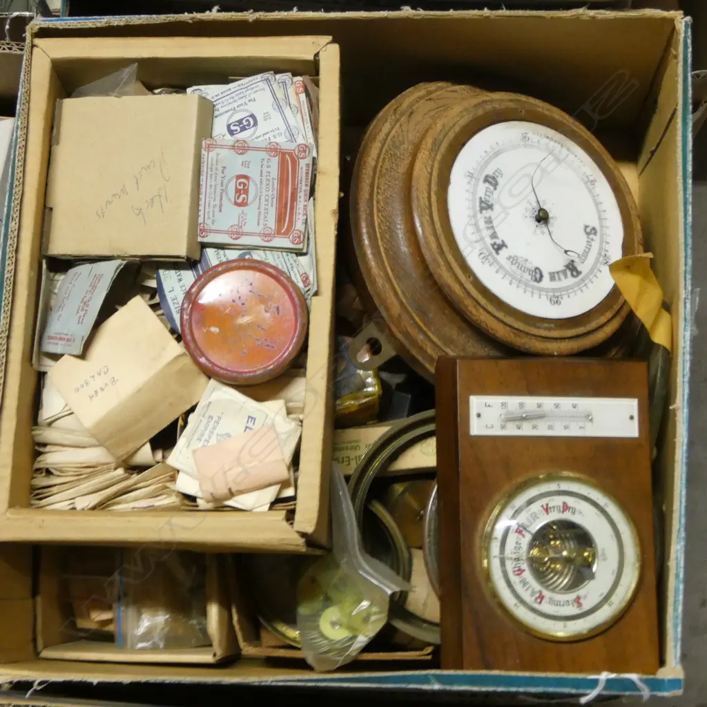 BOX OF WATCH GLASSES CLOCK & BAROMETER PARTS Image 1++