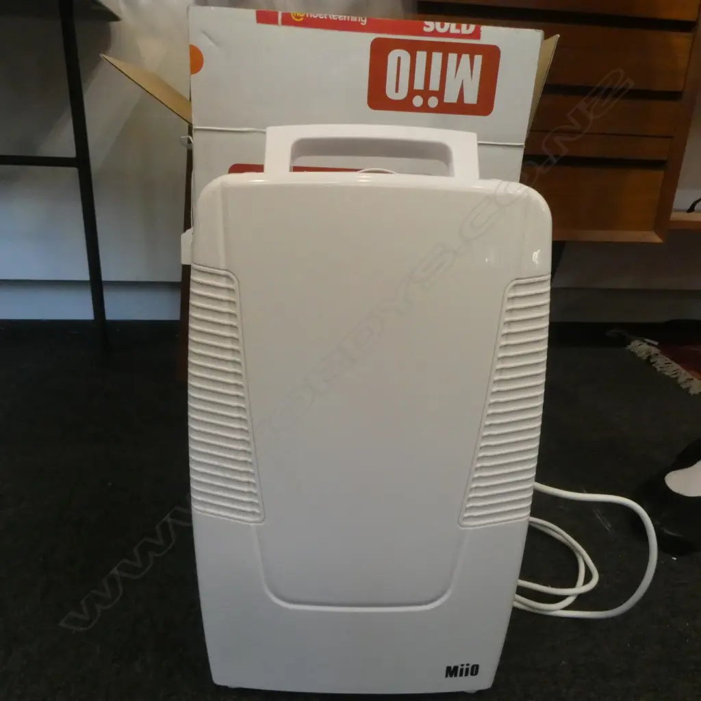 MIIO 8L DEHUMIDIFIER, BOXED AS NEW Image 1++