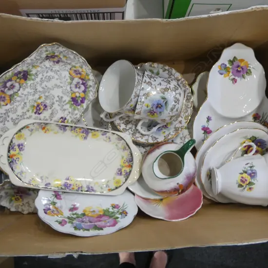 COLLECTION OF OLD FOLEY & OTHER FLORAL CHINA