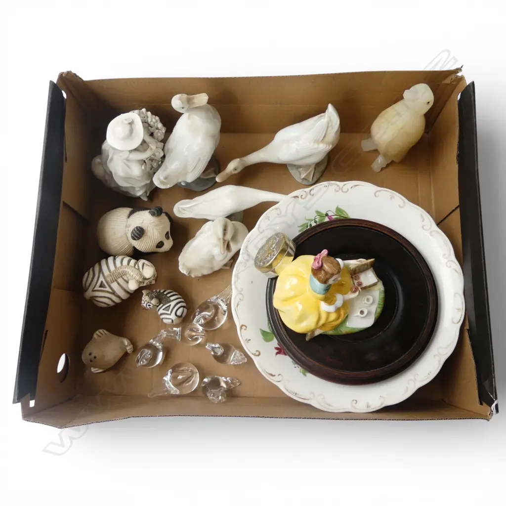 ASST. CHINA INCL. ROYAL DOULTON 'PICNIC' FIGURINE Image 1++