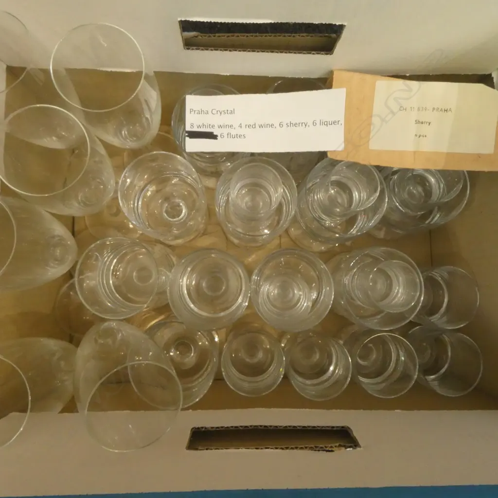 PRAHA CRYSTAL DRINKING GLASSES Image 1++