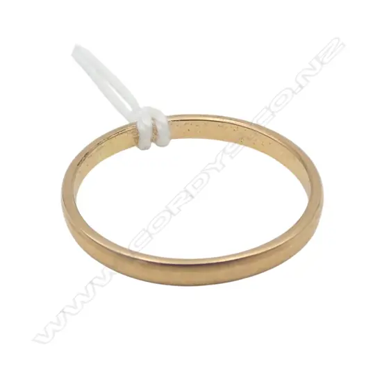 18CT GOLD WEDDER, 1.7gms SIZE O