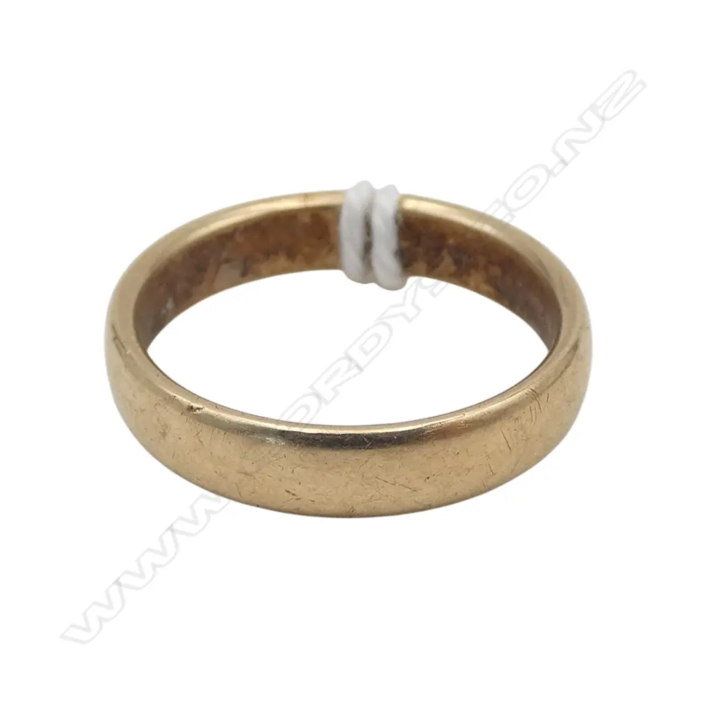 9ct GOLD soft edge HALF HOOP BAND RING 3.46gms SIZE M Image 1++