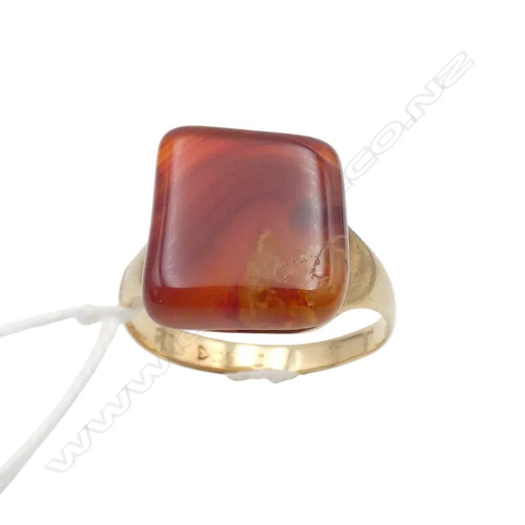 9ct AGATE/SIGNET RING, 6.34gm SIZE V Image 1++