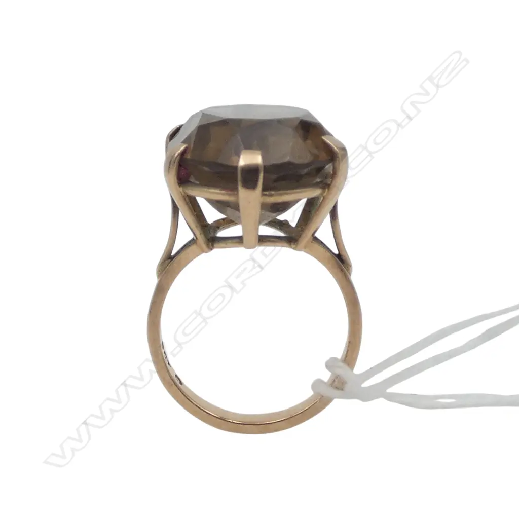 9ct GOLD & SMOKEY QUARTZ RING 7.05gms SIZE M Image 1++